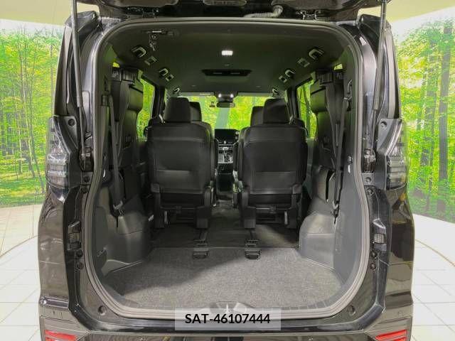 Toyota VOXY 2023-04 206904-11