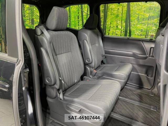 Toyota VOXY 2023-04 206904-9