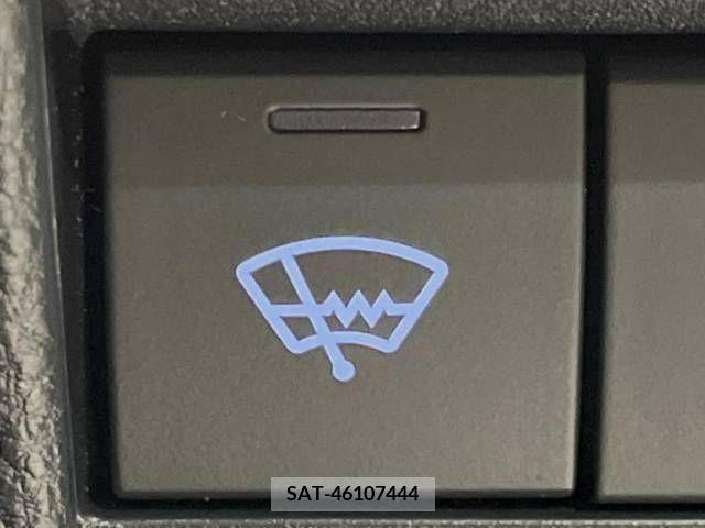 Toyota VOXY 2023-04 206904-7