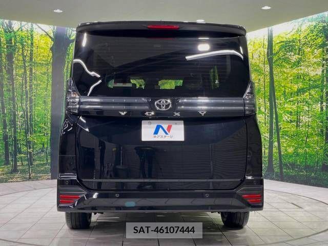 Toyota VOXY 2023-04 206904-16
