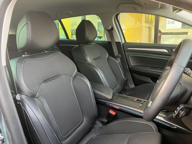 Renault MEGANE 2022-01 28234-6
