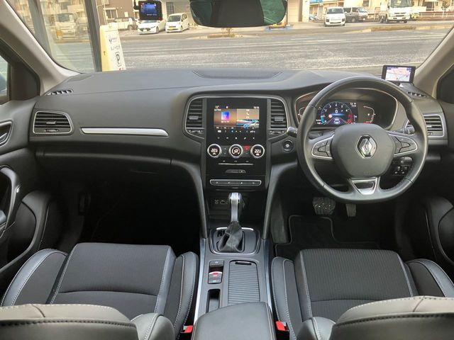 Renault MEGANE 2022-01 28234-1
