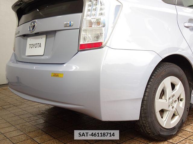 Toyota PRIUS 2010-02 381466-13