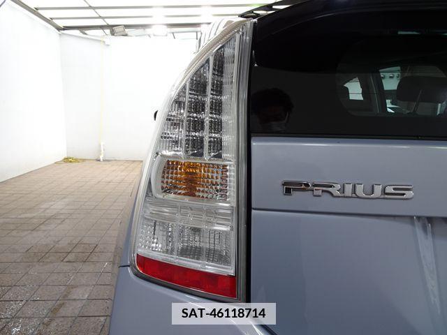 Toyota PRIUS 2010-02 381466-16