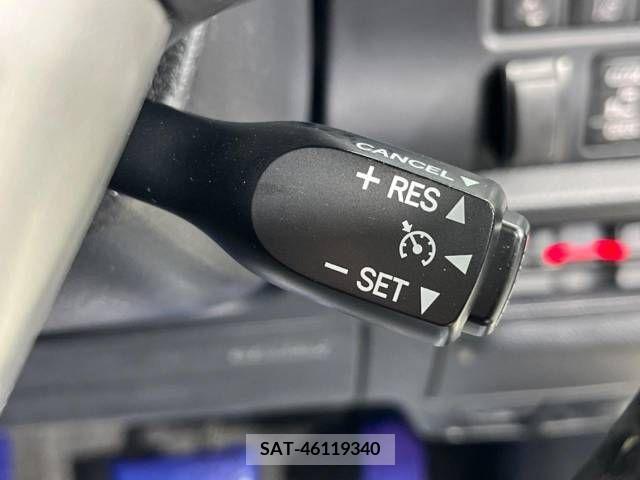 Toyota VOXY 2018-10 216460-6