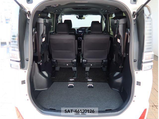Toyota VOXY 2017-12 291113-26