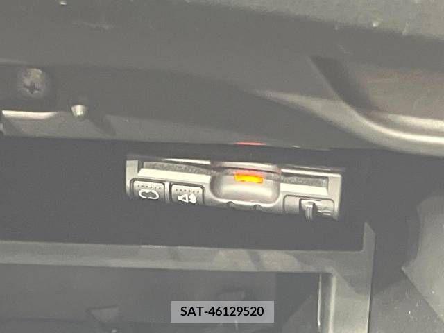 Nissan NOTE 2013-11 250713-4