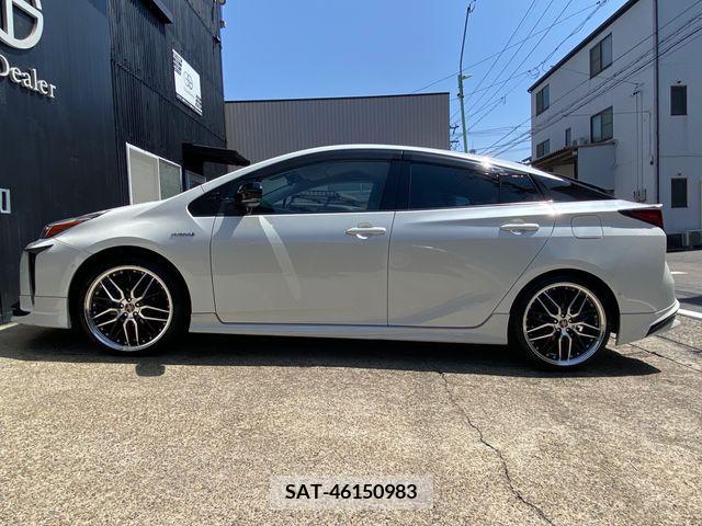 Toyota PRIUS 2019-10 235832-5