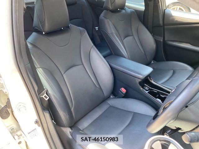 Toyota PRIUS 2019-10 235832-16
