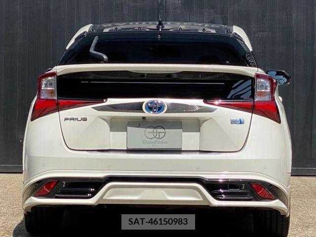 Toyota PRIUS 2019-10 235832-7