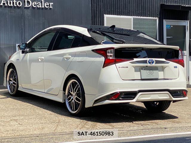 Toyota PRIUS 2019-10 235832-8