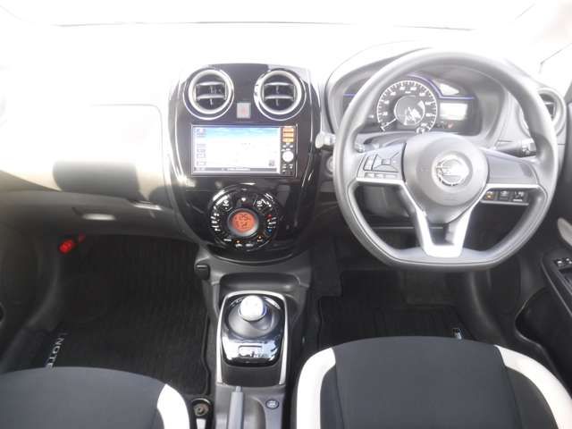 Nissan NOTE 2018-11 24528-2