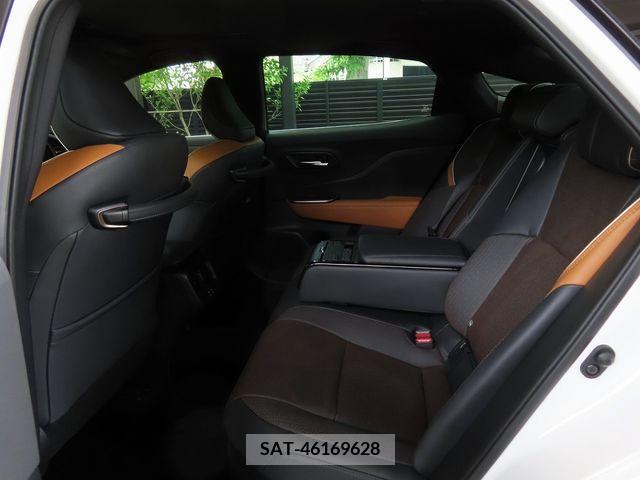 Toyota CROWN 2023-07 316719-14