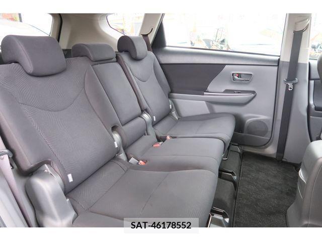 Toyota PRIUS ALPHA 2013-11 382185-21