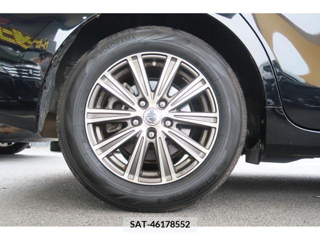 Toyota PRIUS ALPHA 2013-11 382185-29
