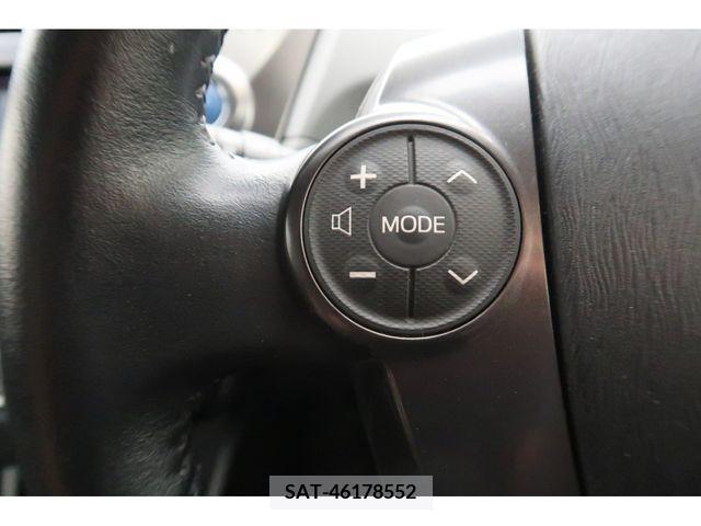 Toyota PRIUS ALPHA 2013-11 382185-7