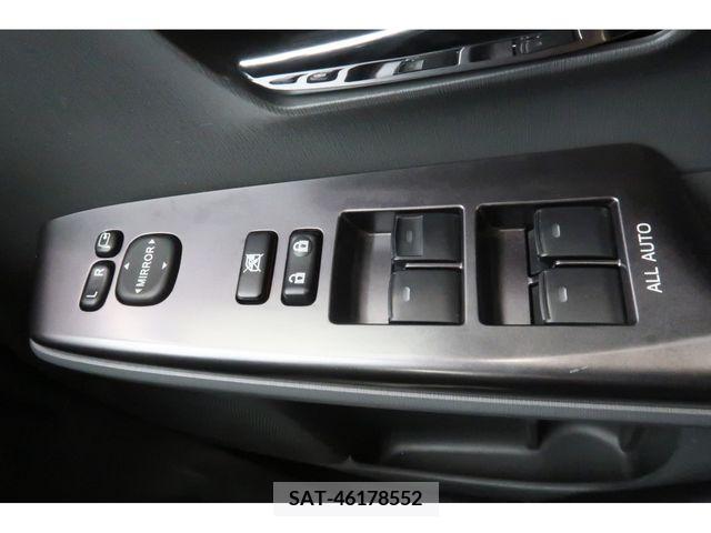 Toyota PRIUS ALPHA 2013-11 382185-11