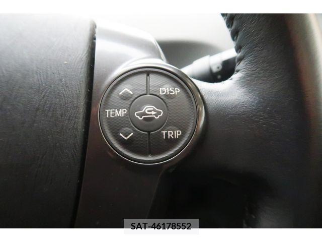 Toyota PRIUS ALPHA 2013-11 382185-8