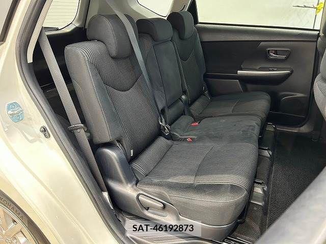 Toyota PRIUS ALPHA 2015-12 322245-9