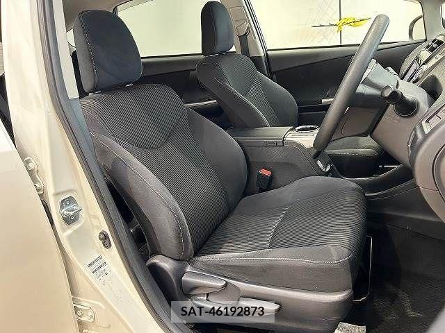 Toyota PRIUS ALPHA 2015-12 322245-8