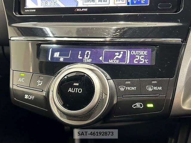 Toyota PRIUS ALPHA 2015-12 322245-6