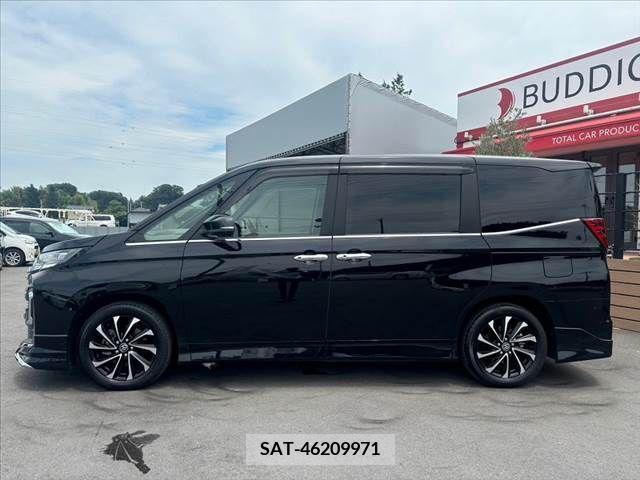 Toyota NOAH HYBRID 2022-08 333190-10