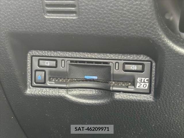 Toyota NOAH HYBRID 2022-08 333190-21
