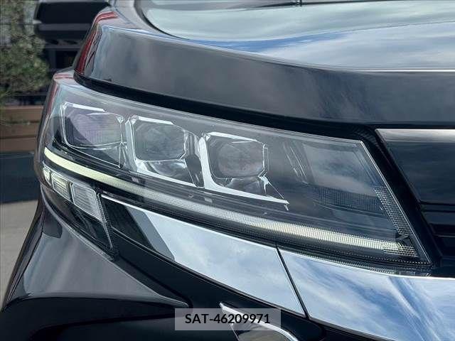 Toyota NOAH HYBRID 2022-08 333190-28