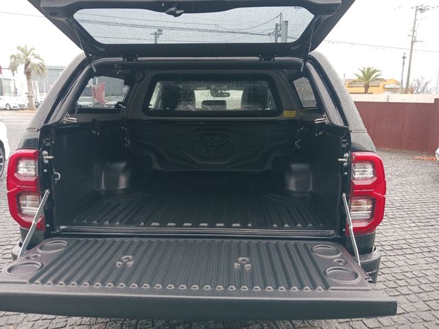 Toyota HILUX 2022-11 196446-26