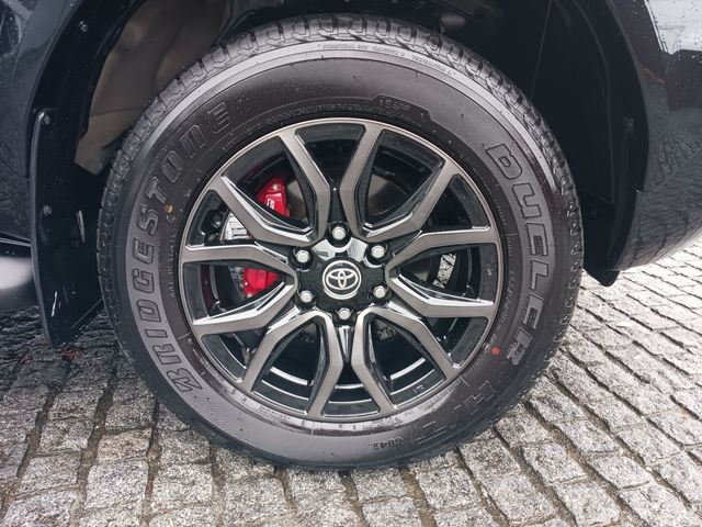 Toyota HILUX 2022-11 196446-9