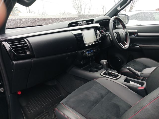 Toyota HILUX 2022-11 196446-23