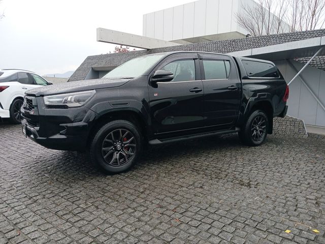 Toyota HILUX 2022-11 196446-1