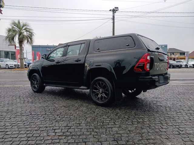 Toyota HILUX 2022-11 196446-3
