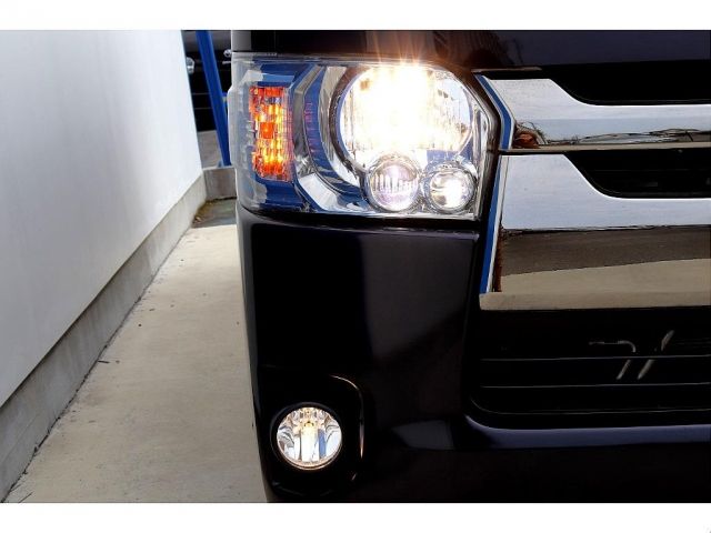 Toyota HIACE VAN 2019-01 8970-8