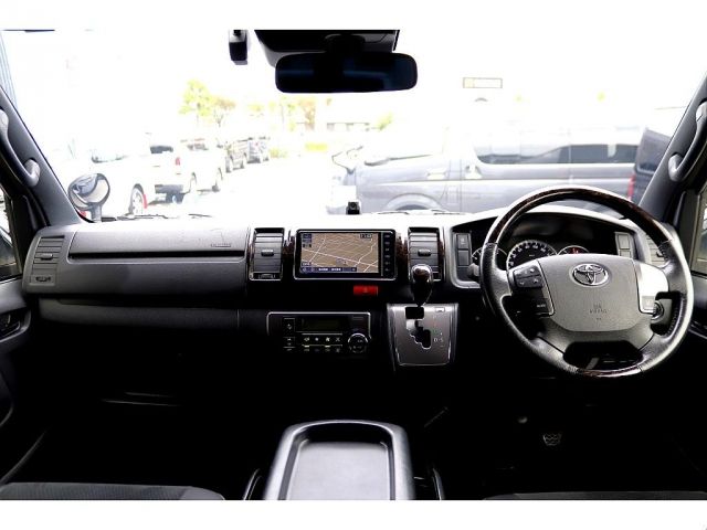 Toyota HIACE VAN 2019-01 8970-1