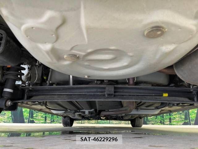 Toyota SIENTA 2018-12 331249-19