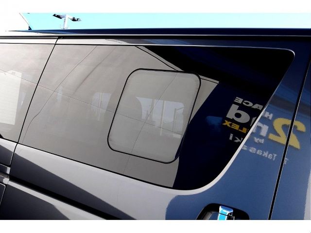 Toyota HIACE VAN 2017-01 182460-9