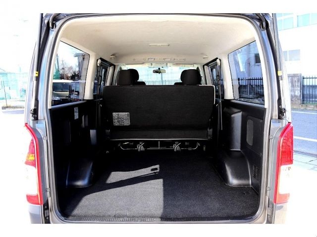 Toyota HIACE VAN 2017-01 182460-3