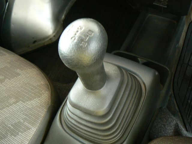 Suzuki CARRY TRUCK 2005-01 189548-8