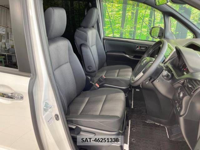 Toyota VOXY 2018-12 211816-8