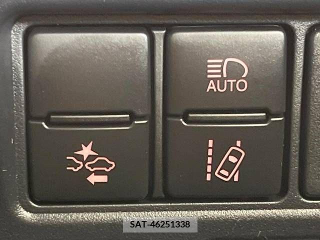Toyota VOXY 2018-12 211816-4