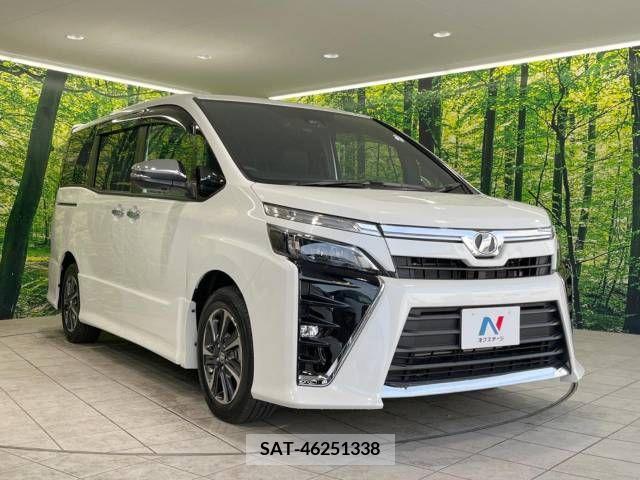 Toyota VOXY 2018-12 211816-17