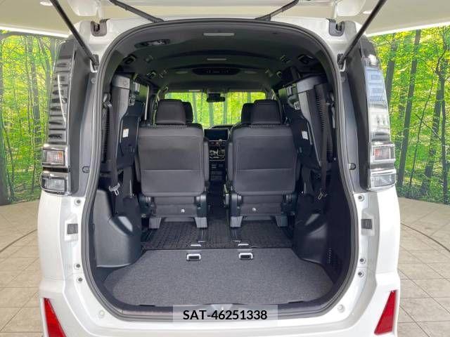 Toyota VOXY 2018-12 211816-11