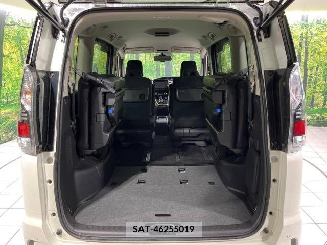 Nissan SERENA 2018-12 210741-10