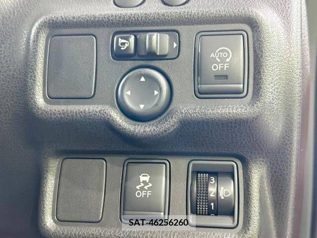 Nissan NOTE 2013-10 327680-6
