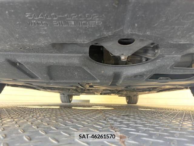 Toyota PRIUS 2010-11 322084-19
