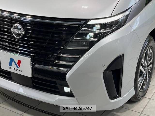 Nissan SERENA 2023-08 382462-12