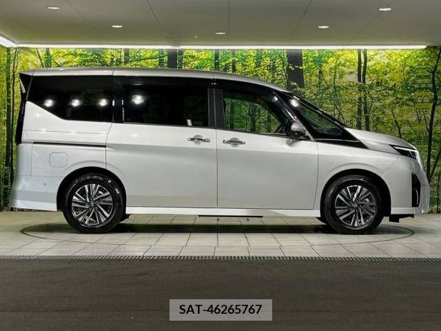 Nissan SERENA 2023-08 382462-17