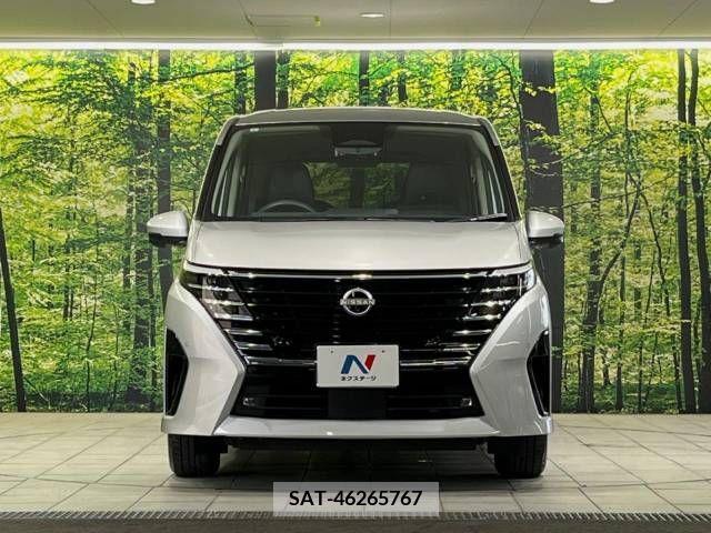 Nissan SERENA 2023-08 382462-14