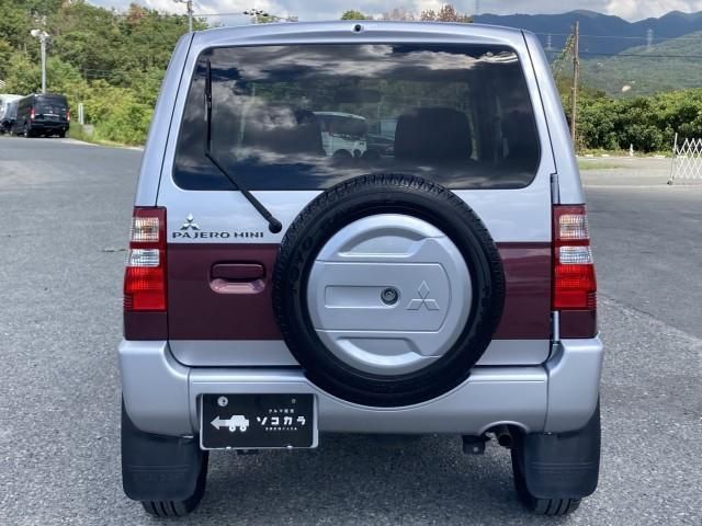 Mitsubishi PAJERO MINI 2010-11 24052-4